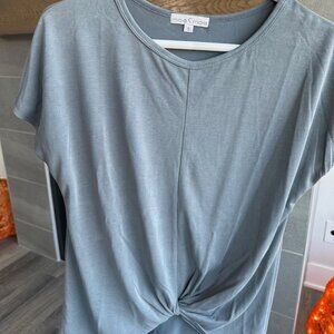 Moa Moa Twist Front Dolman Tee (Juniors), Jaws, Size: S